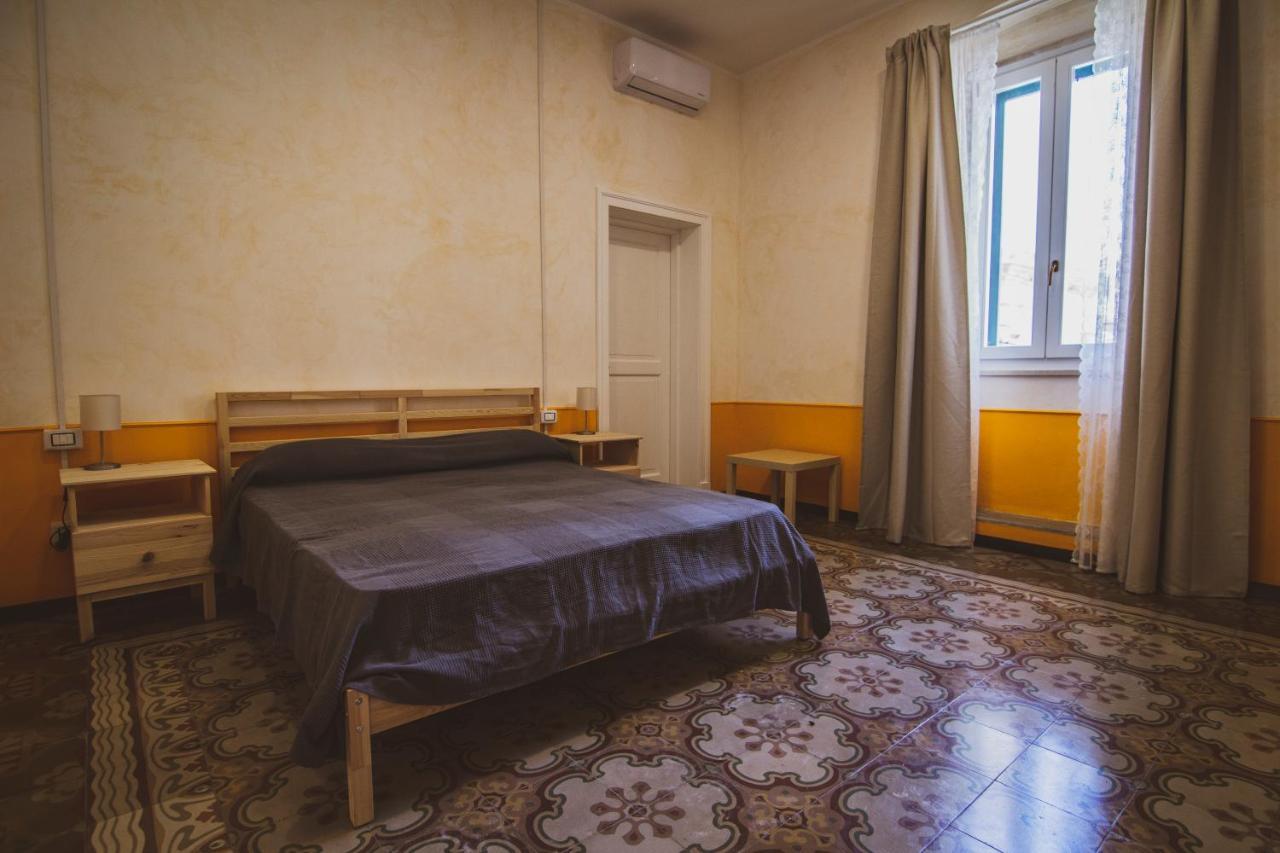 B&B Le Finestre Sul Mare Taranto Eksteriør billede