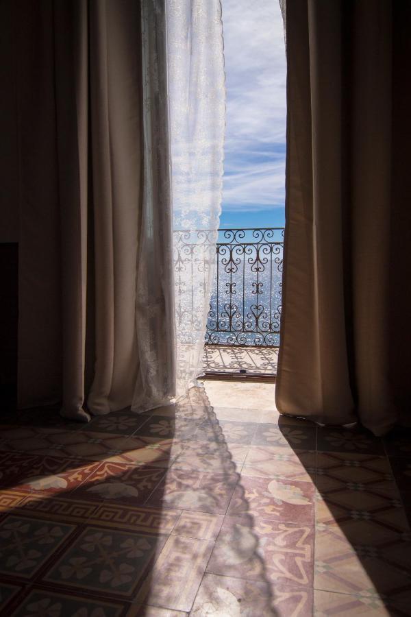 B&B Le Finestre Sul Mare Taranto Eksteriør billede
