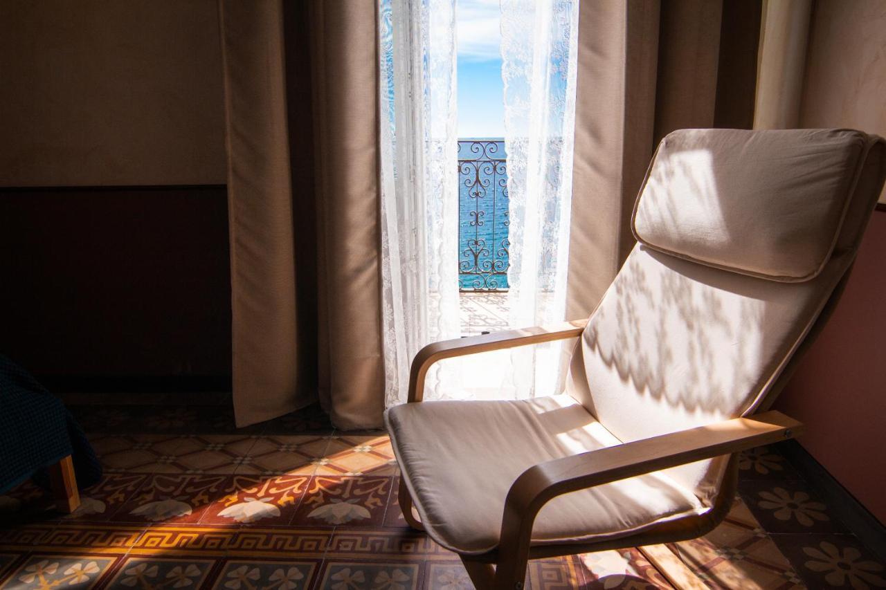 B&B Le Finestre Sul Mare Taranto Eksteriør billede