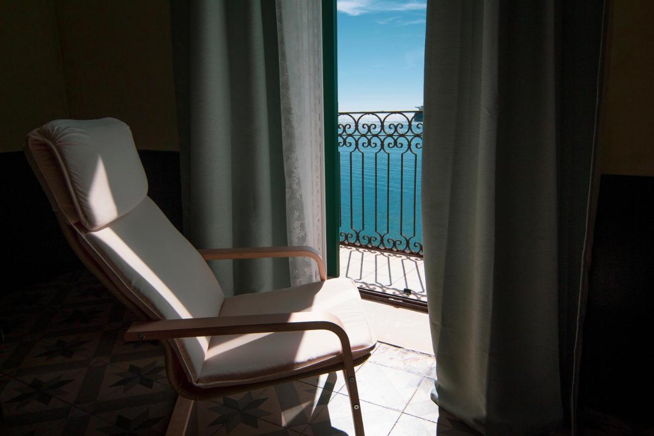 B&B Le Finestre Sul Mare Taranto Eksteriør billede